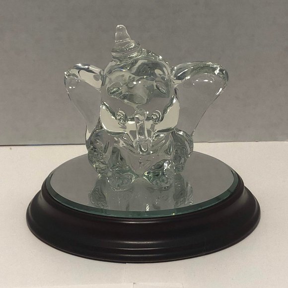 Disney's Crystal Dumbo with Base - Picture 1 of 6